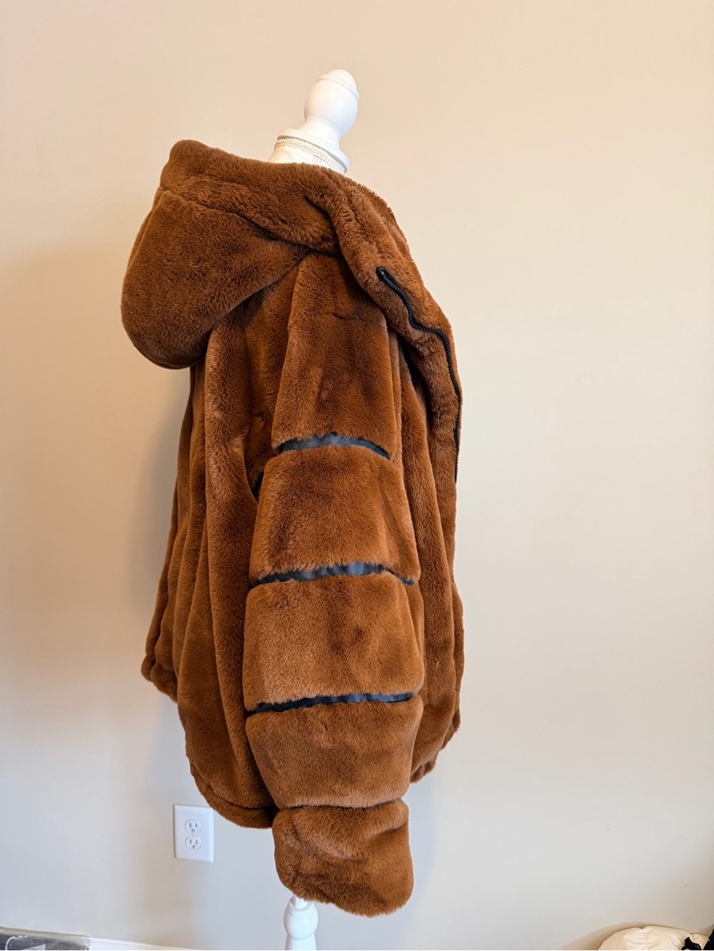 ALO Yoga Knockout Faux Fur Hooded Oversized  Jacket Chocolate Brown size medium - Picture 7 of 15
